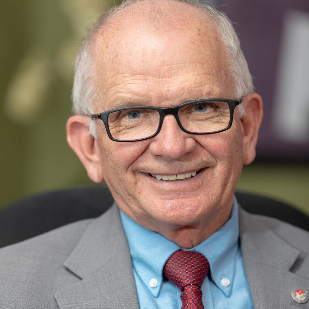 Candidates-for-a-Smile-Makeover_-1-983x1024